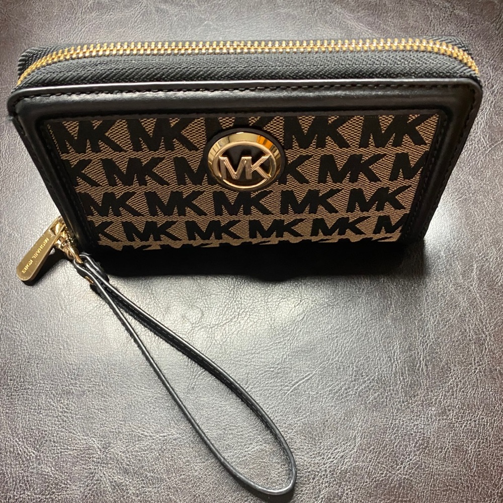 Michael Kors wallet
